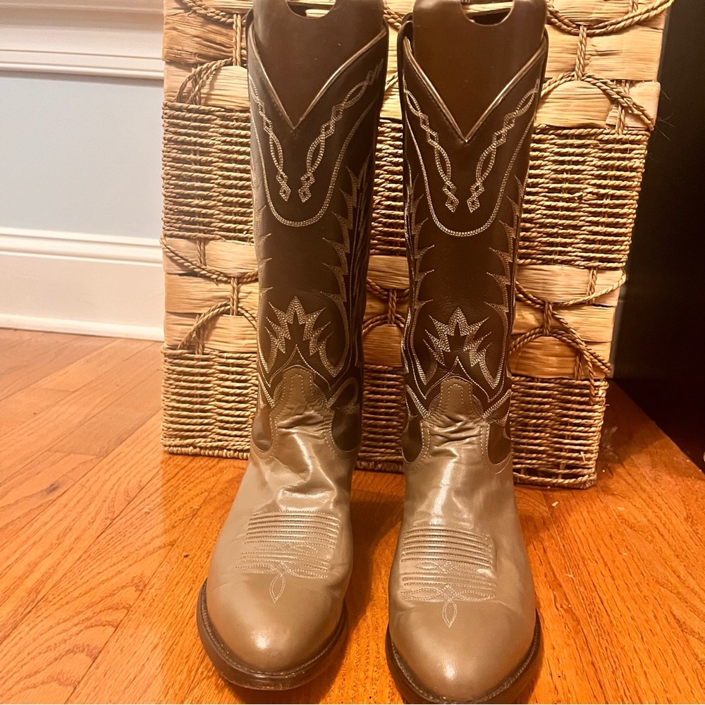 Men’s Tony Lama Western Cowboy Boots Color Moss Two-Toned Size 8D (regular) - Picture 3 of 14